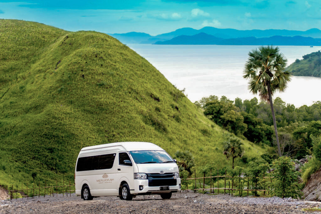 Hotel-in-Labuan-Bajo-Meruorah-Komodo-Labuan-Bajo-Shuttle