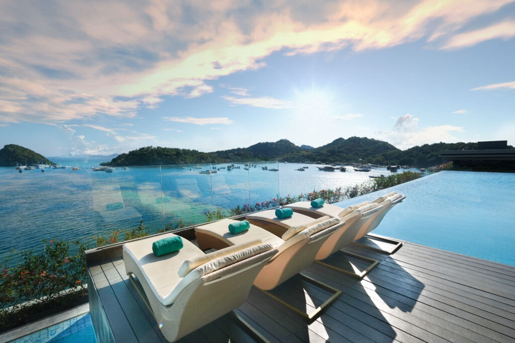 Meruorah-Komodo-Labuan-Bajo-Infinity-Pool