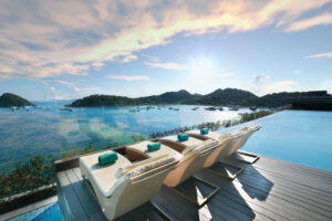 Meruorah-Komodo-Labuan-Bajo-Infinity-Pool